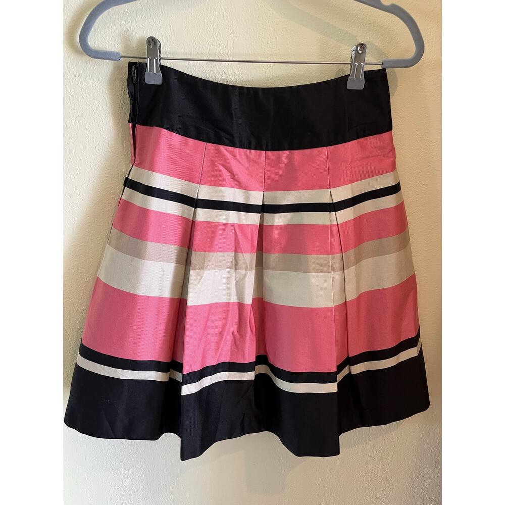 Adorable pleated striped skirt from H&M. Size 4